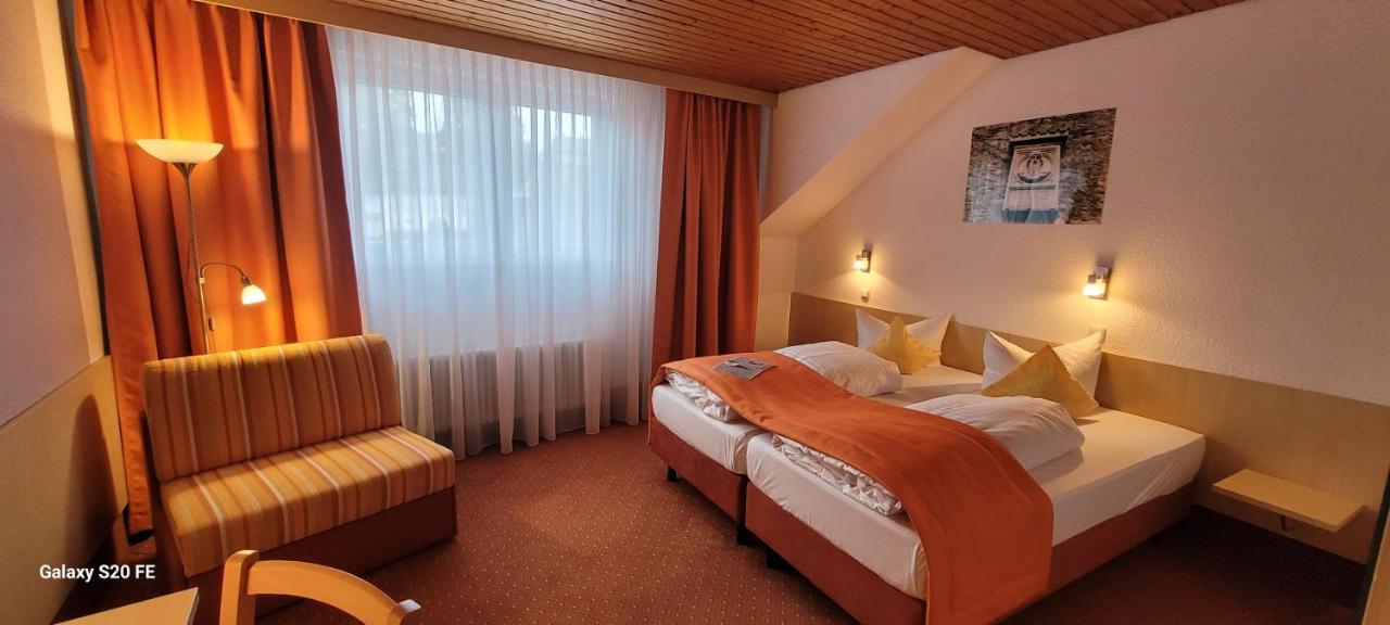 Hotel Restaurant Ruppert Walluf Bagian luar foto