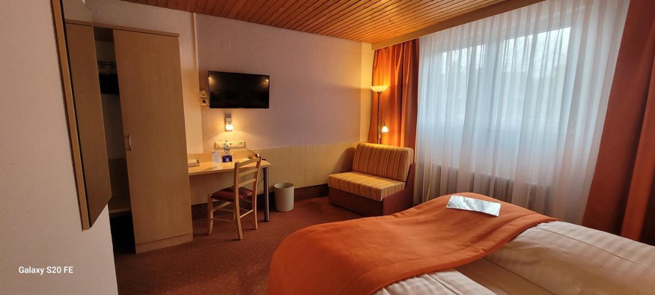 Hotel Restaurant Ruppert Walluf Bagian luar foto