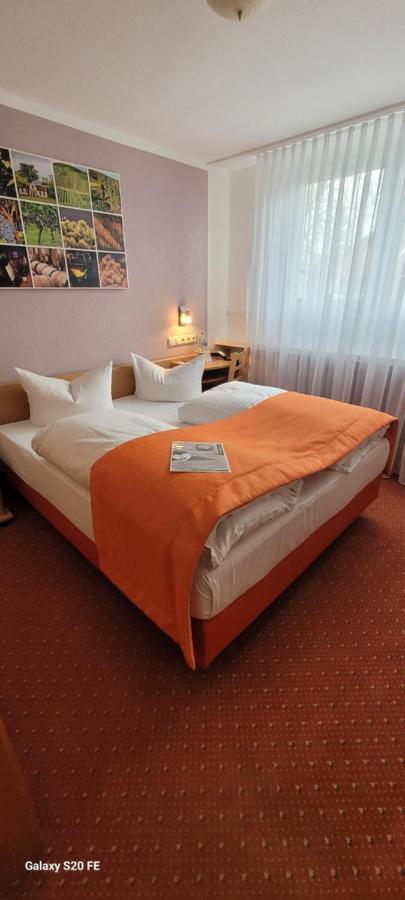 Hotel Restaurant Ruppert Walluf Bagian luar foto