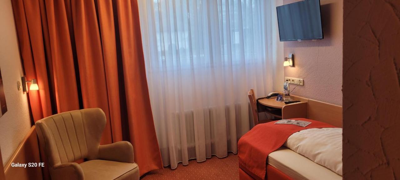 Hotel Restaurant Ruppert Walluf Bagian luar foto