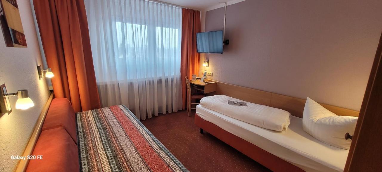 Hotel Restaurant Ruppert Walluf Bagian luar foto