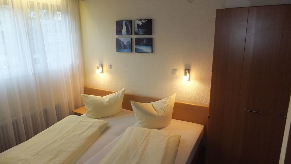 Hotel Restaurant Ruppert Walluf Bagian luar foto