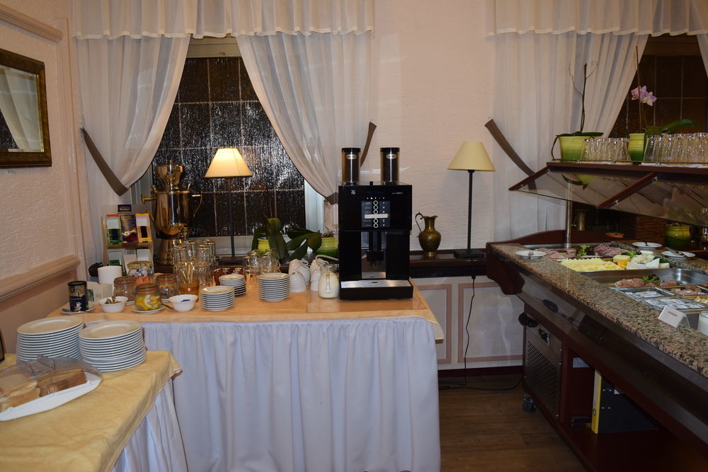 Hotel Restaurant Ruppert Walluf Bagian luar foto