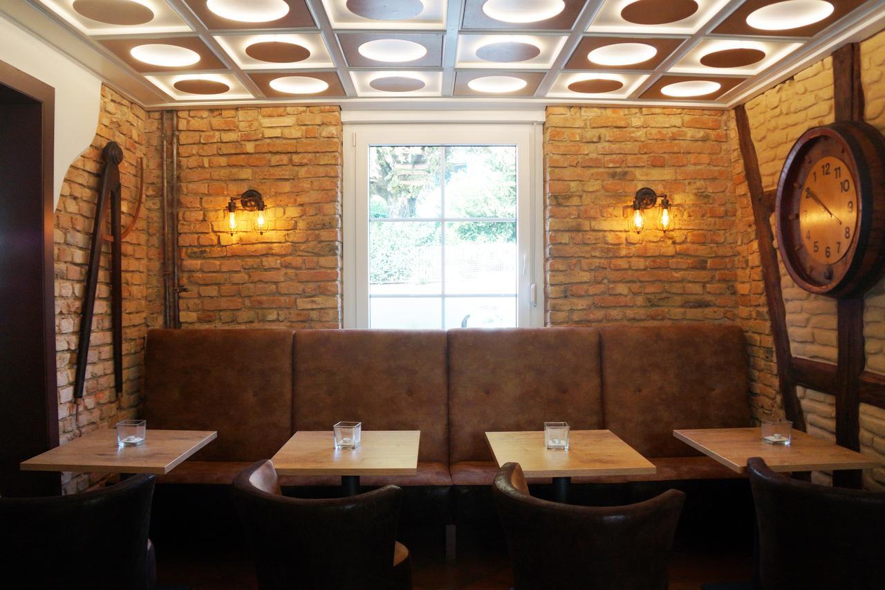 Hotel Restaurant Ruppert Walluf Bagian luar foto